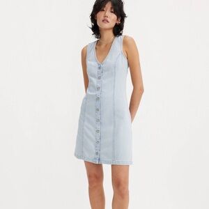 Levi’s Thora button down dress size small never worn